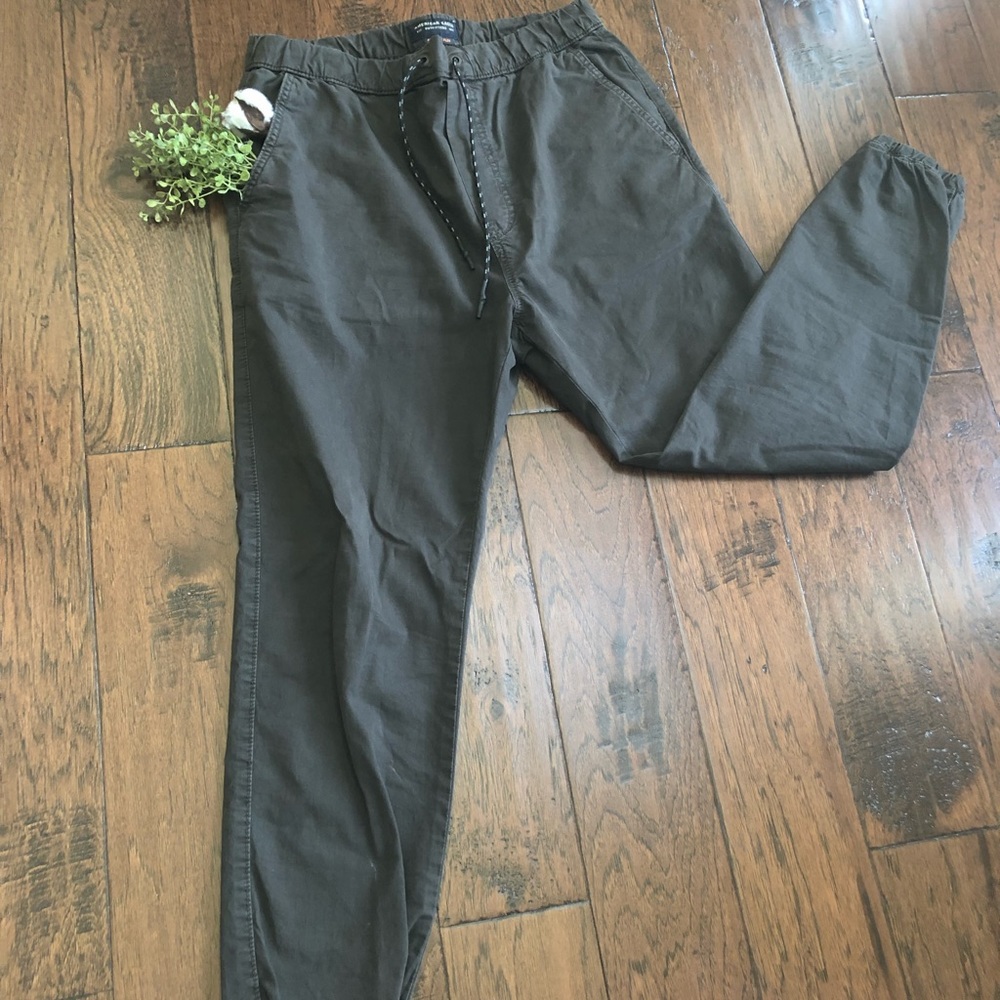 American Eagle Outfitters Extreme Flex Joggers (M)